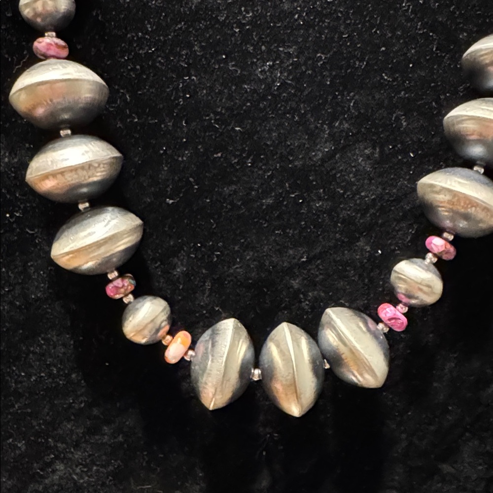 Sharon Cooley Navajo beaded necklace 32” - Picture 2 of 5